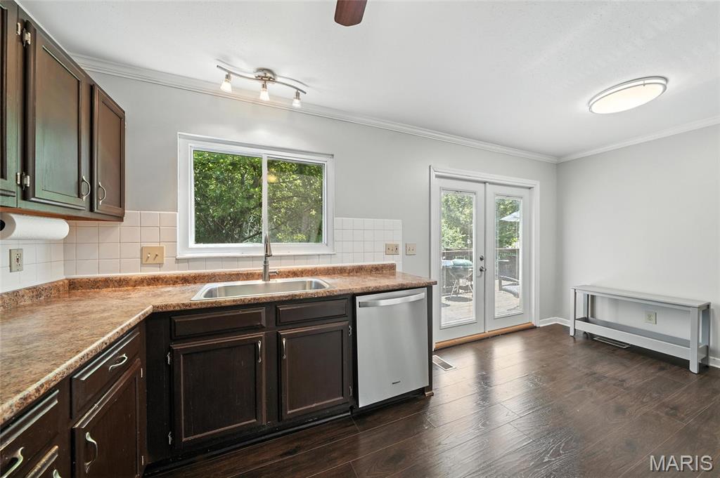 810 Ginger Wood Court Property Photo 8