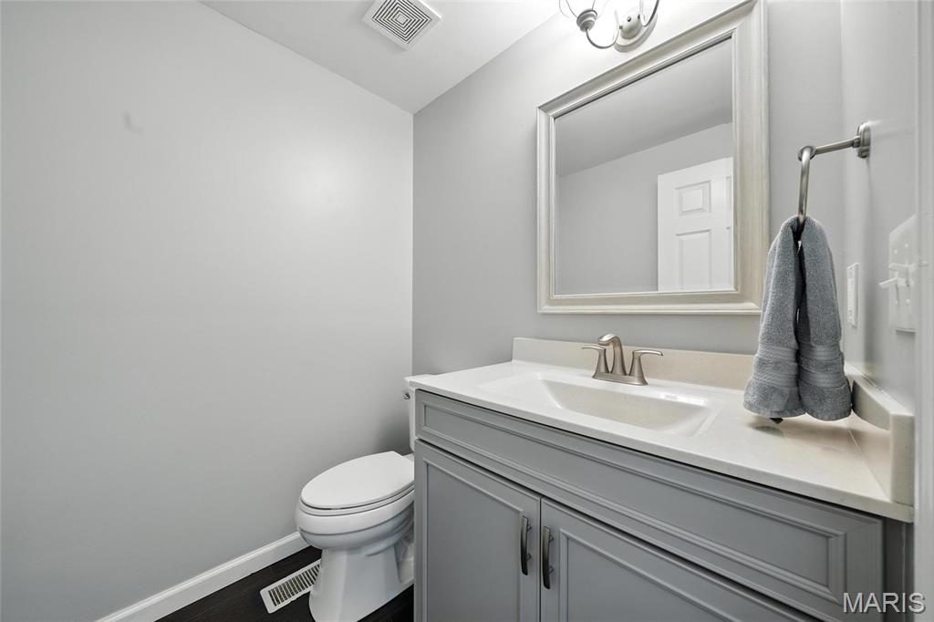 810 Ginger Wood Court Property Photo 12