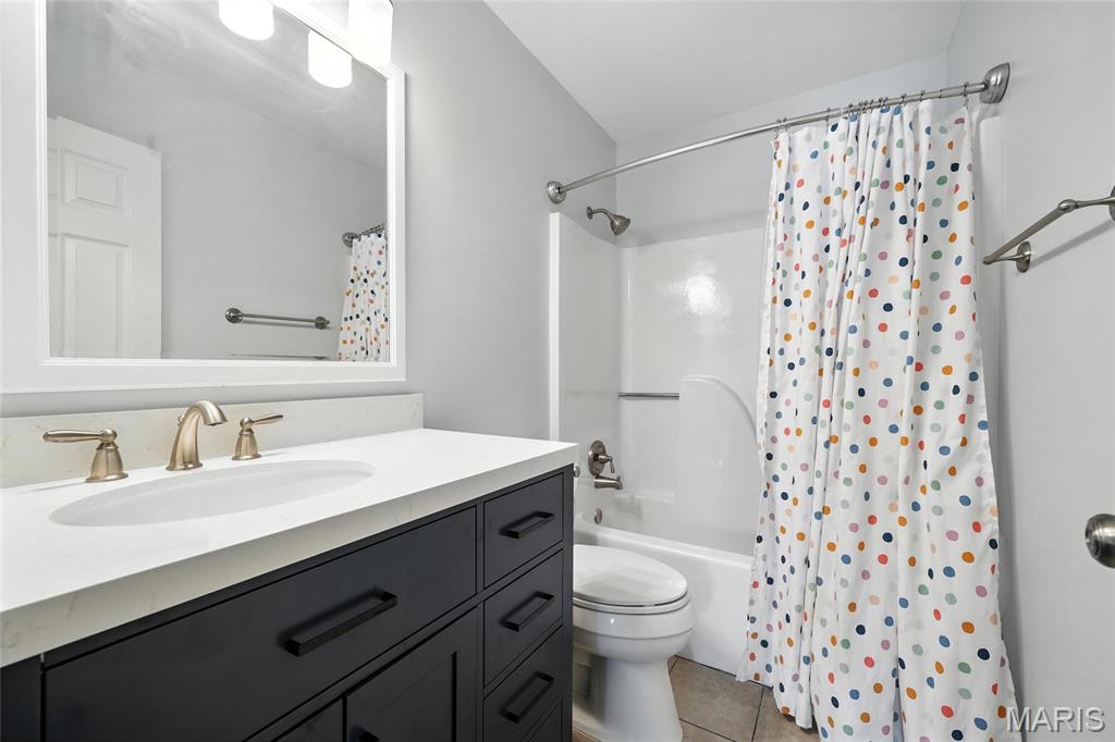 810 Ginger Wood Court Property Photo 13