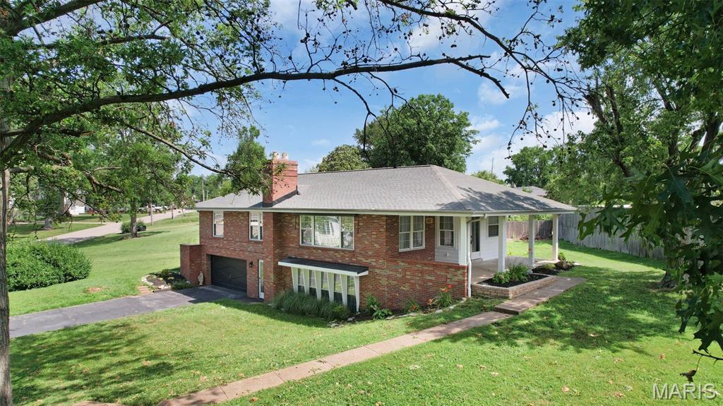 2 Sappington Acres Drive Property Photo 1