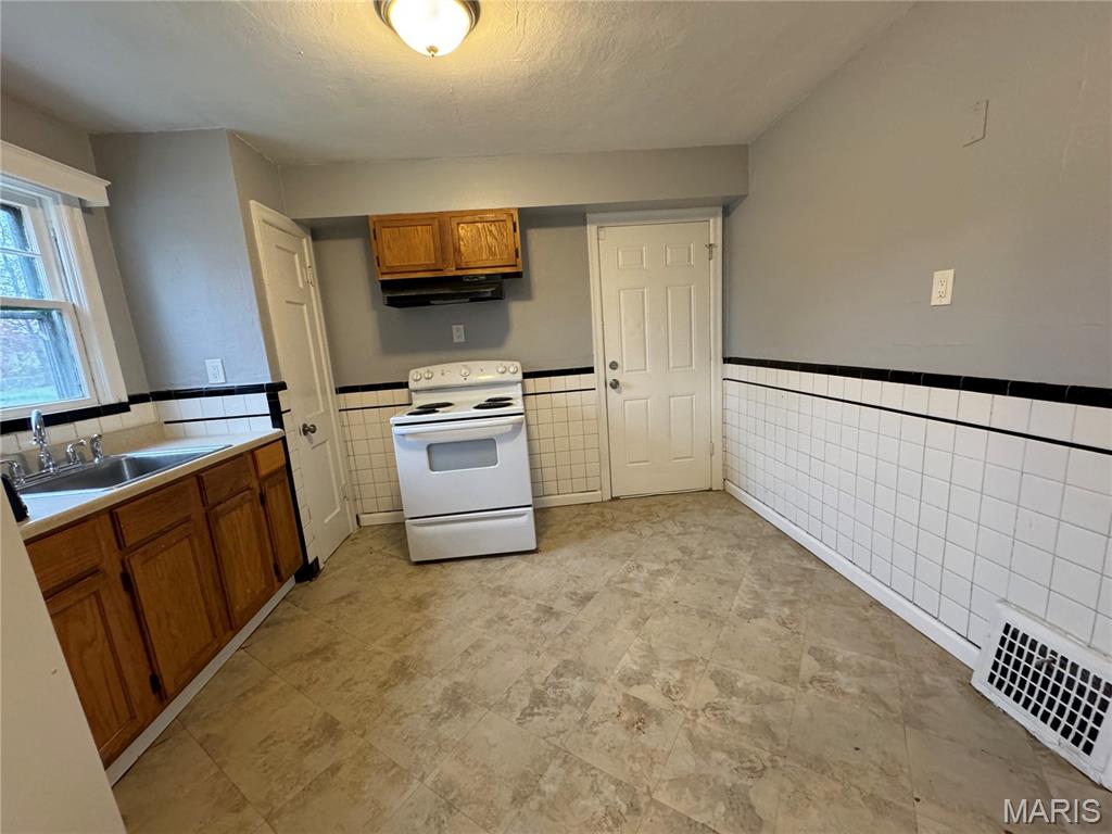 5701 Beldon Drive Property Photo 8