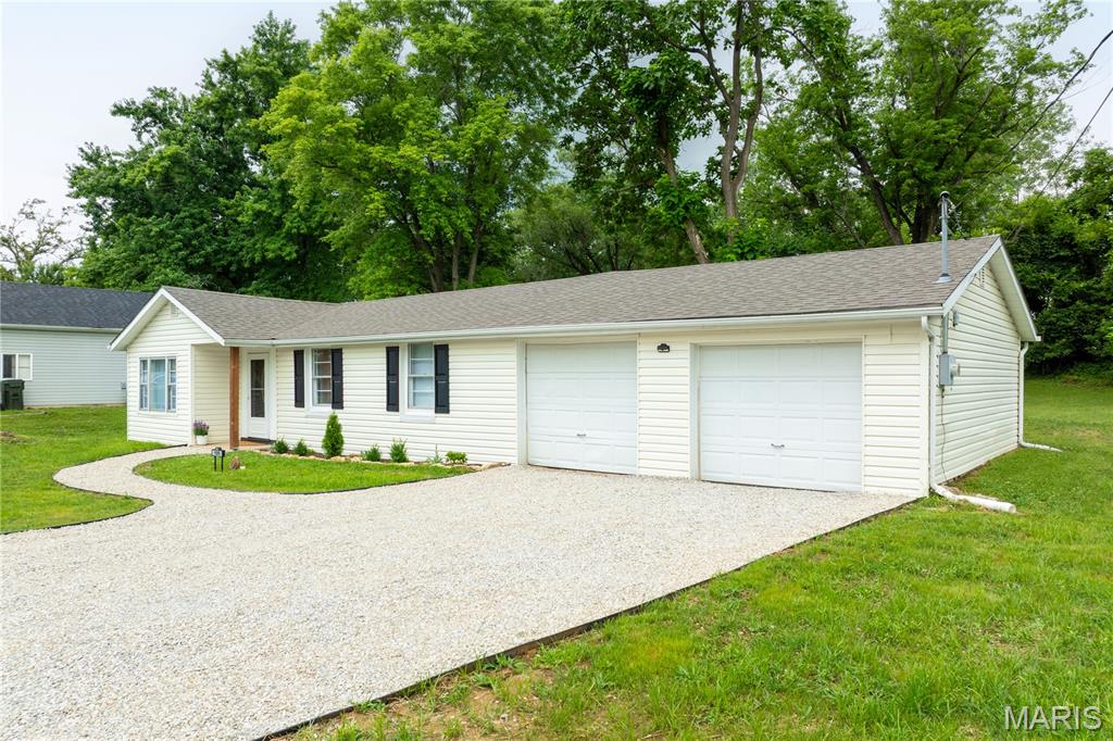 125 Kunze Drive Property Photo 3