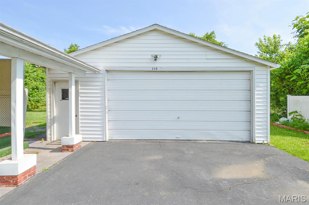 115 Sterling Property Photo 8