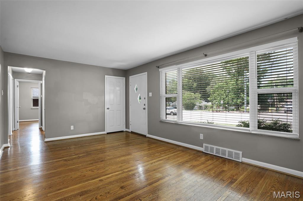 11380 Manchester Road Property Photo 4