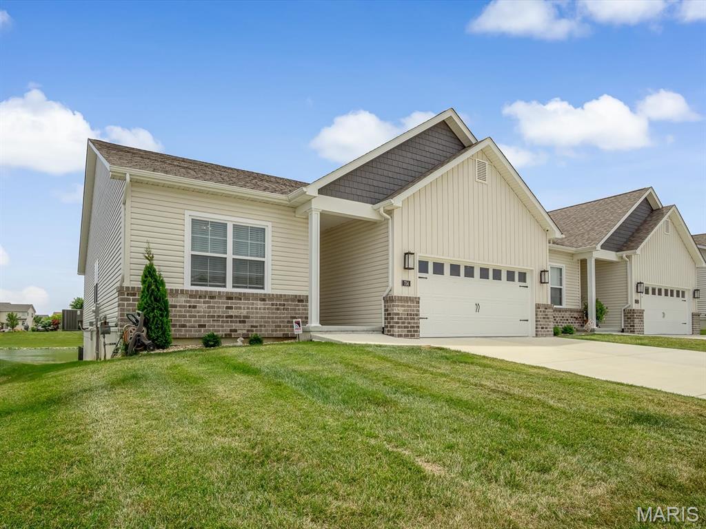 714 Applewood Creek Drive Property Photo 3