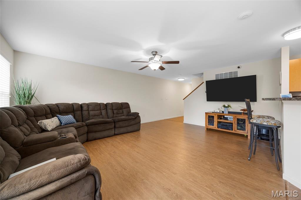 728 English Ivy Property Photo 3
