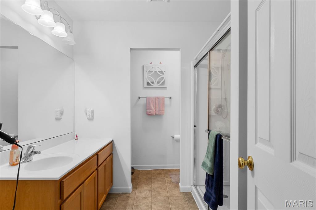 728 English Ivy Property Photo 8