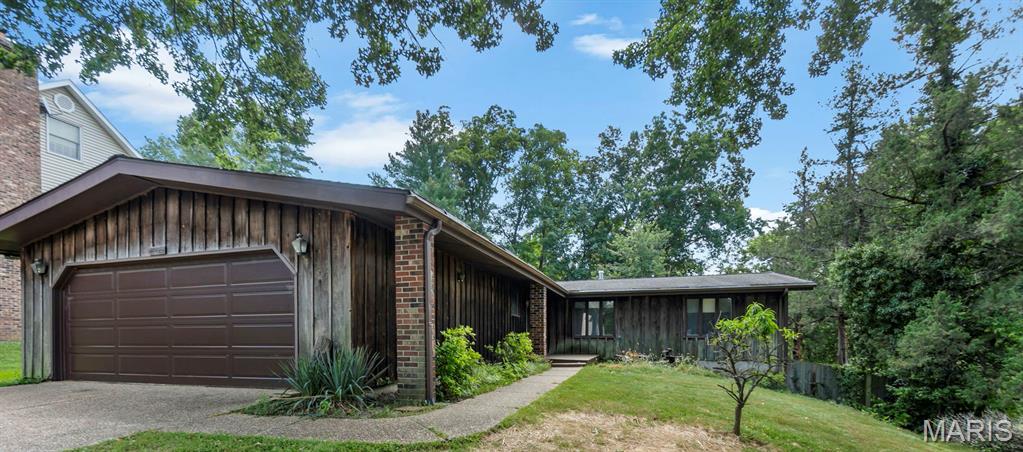 1577 Lexington Avenue Property Photo 1