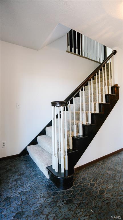 2613 Mockingbird Lane Property Photo 4
