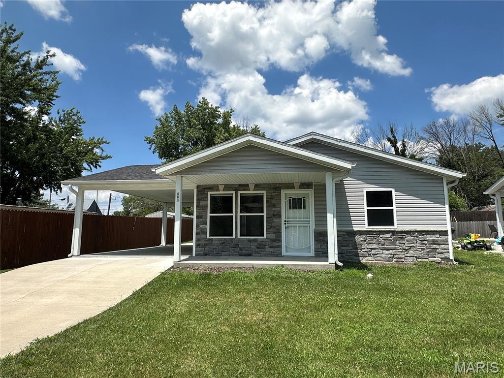403 E Wells