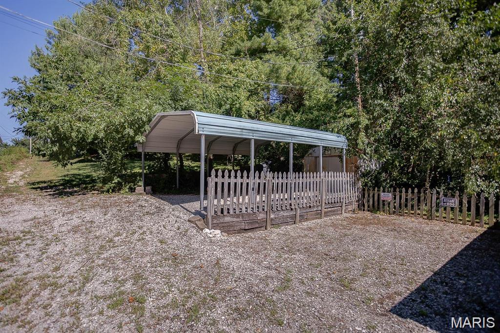 6511 Old Saint Louis Road Property Photo 4