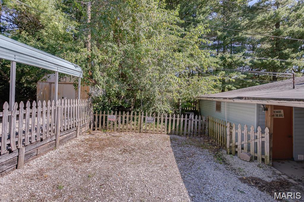 6511 Old Saint Louis Road Property Photo 5