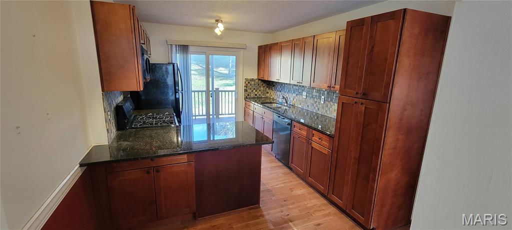 964 Claygate Court Property Photo 3