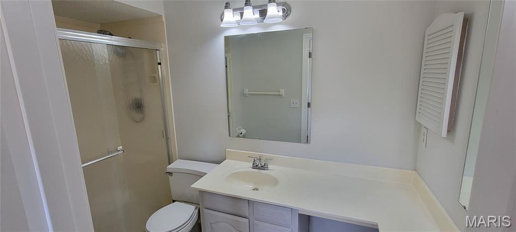 964 Claygate Court Property Photo 8