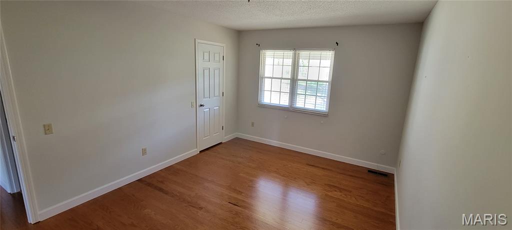 964 Claygate Court Property Photo 10