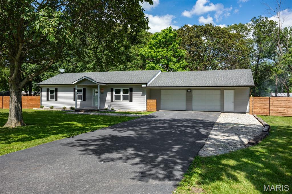 450 Sunny Lane Property Photo 1