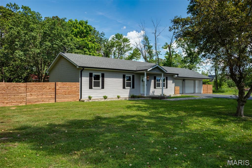 450 Sunny Lane Property Photo 2