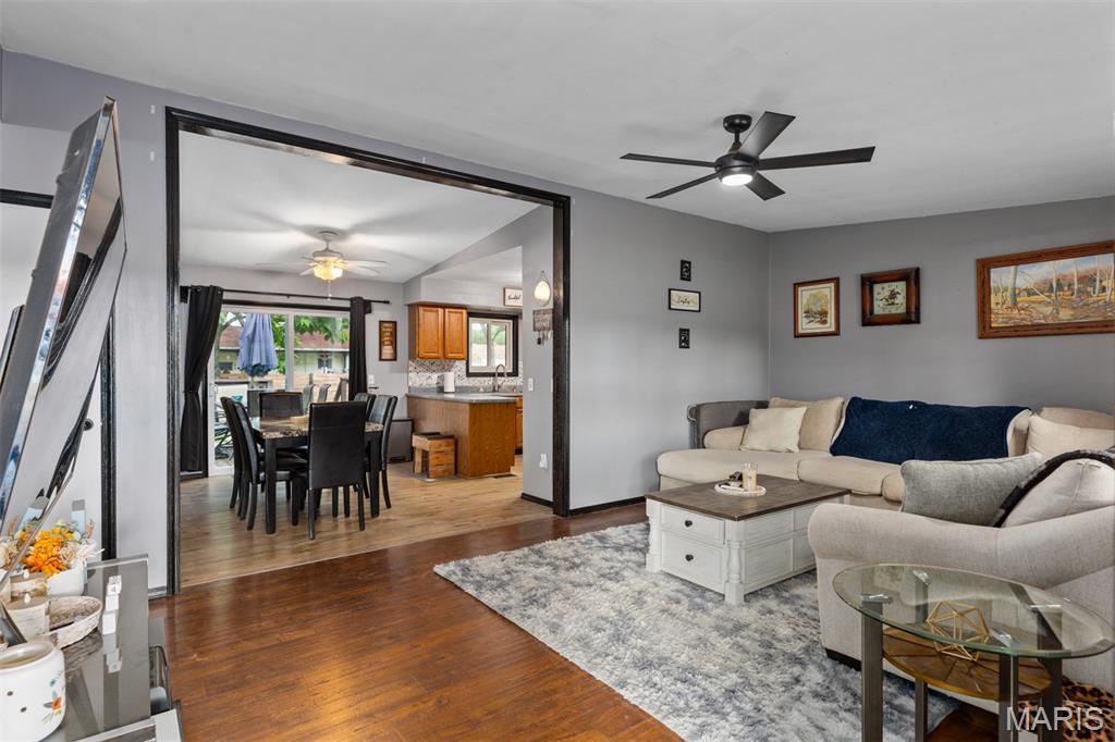 450 Sunny Lane Property Photo 3