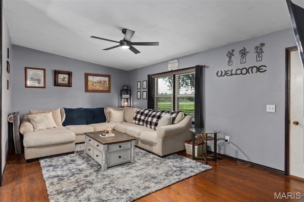 450 Sunny Lane Property Photo 4