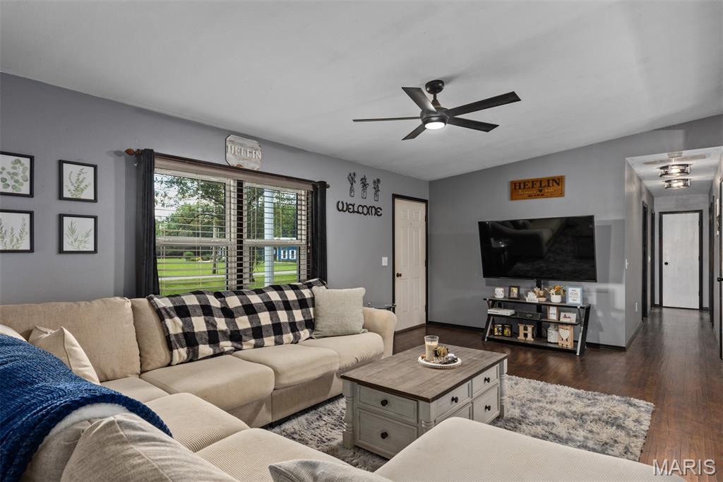 450 Sunny Lane Property Photo 5