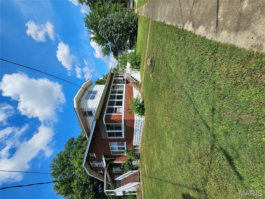 320 S Park Street Property Photo 2