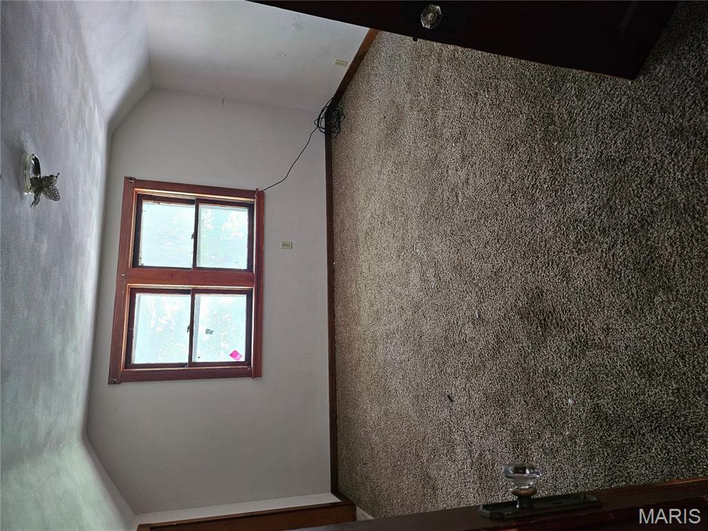 320 S Park Street Property Photo 5