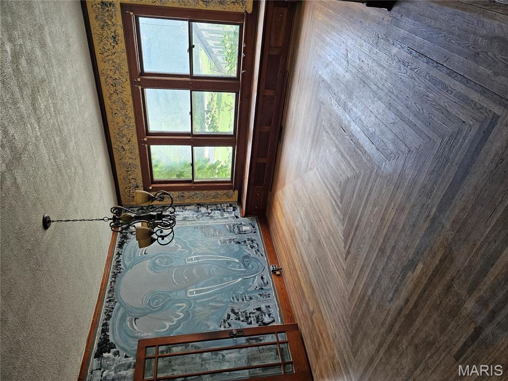 320 S Park Street Property Photo 6
