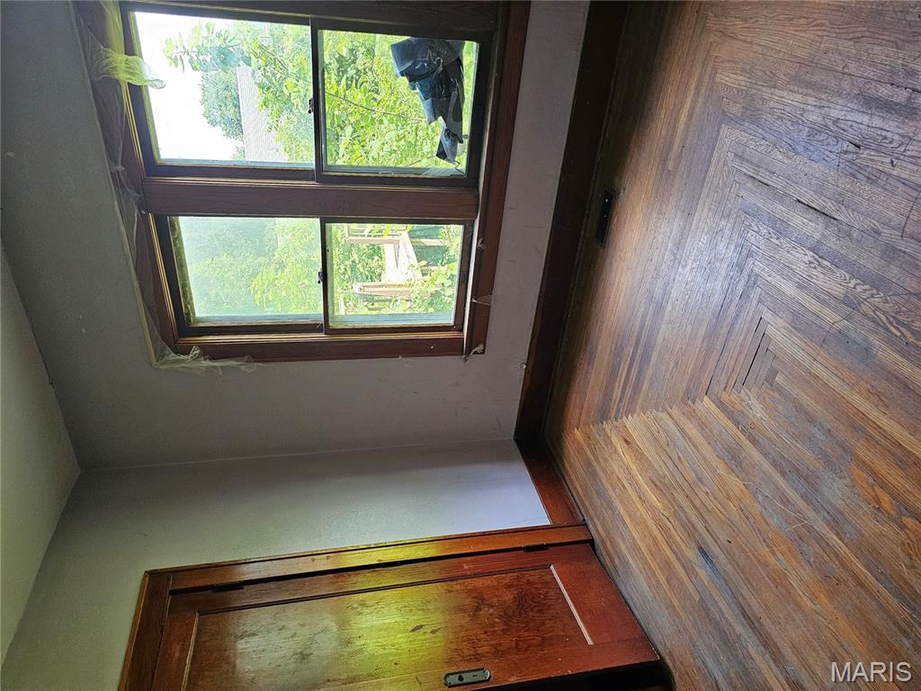 320 S Park Street Property Photo 7