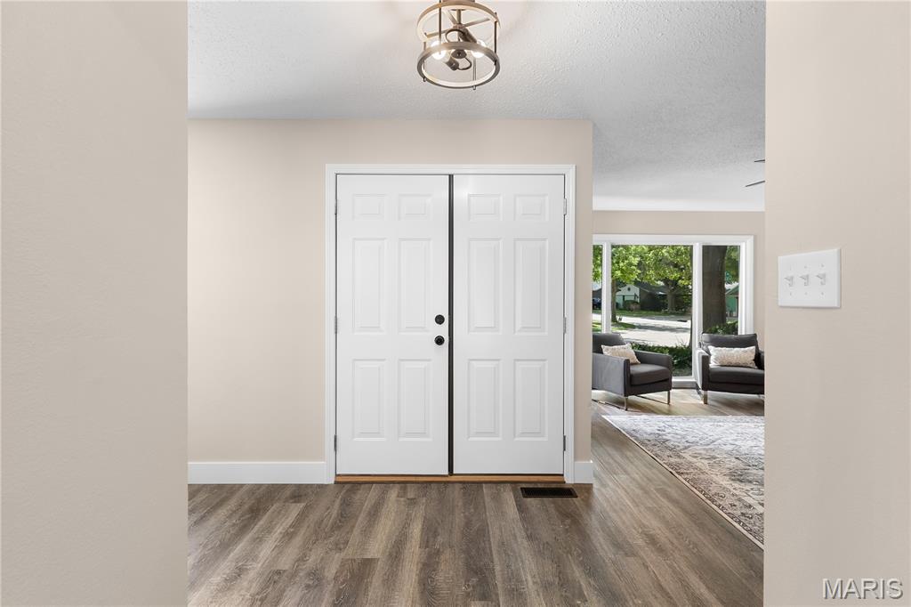 1618 Clock Tower Drive Property Photo 3