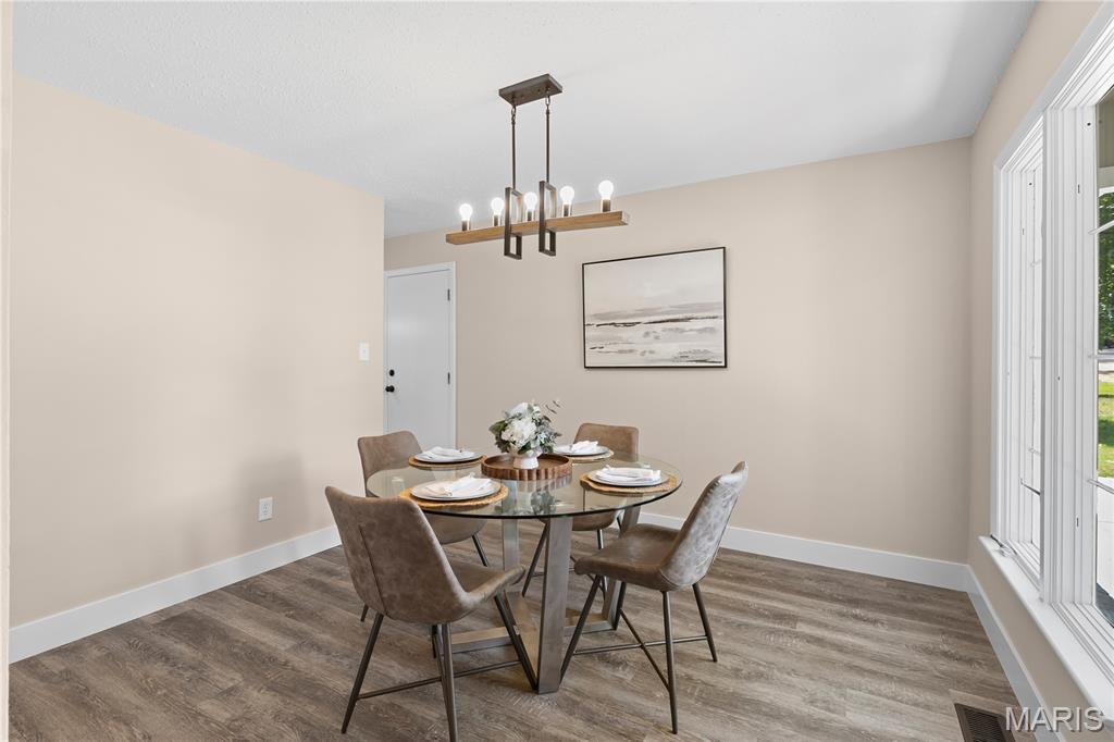 1618 Clock Tower Drive Property Photo 7