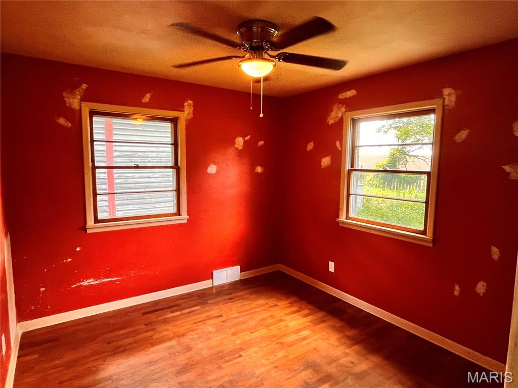 1927 Montgomery Street Property Photo 13