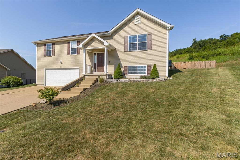 112 Killarney Court Property Photo 2