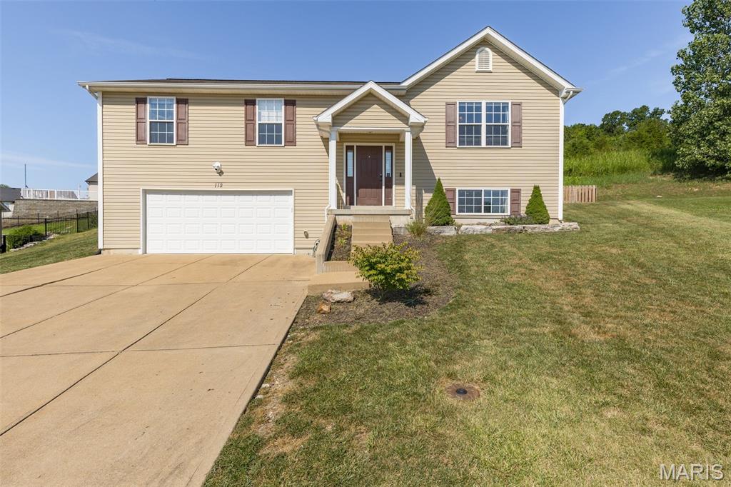 112 Killarney Court Property Photo 3
