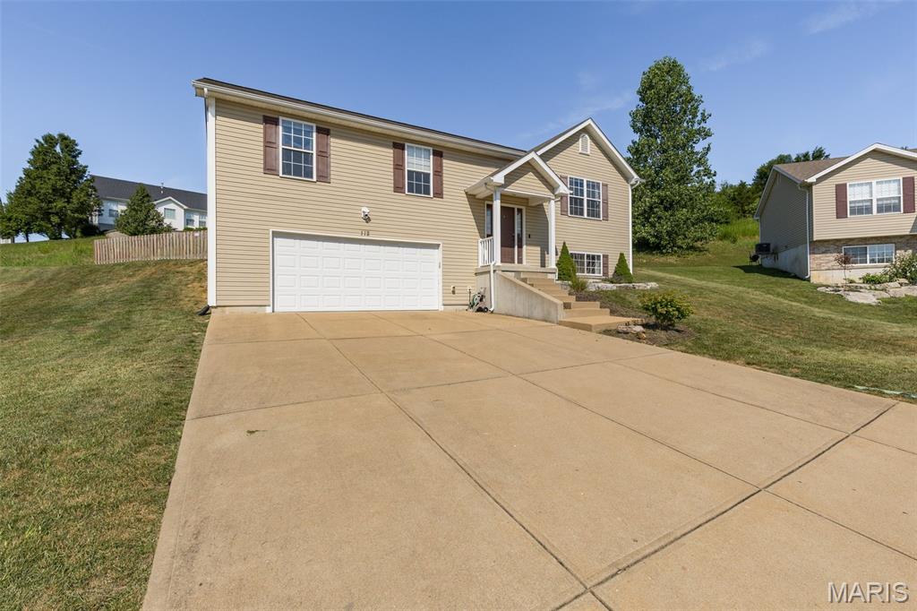 112 Killarney Court Property Photo 4
