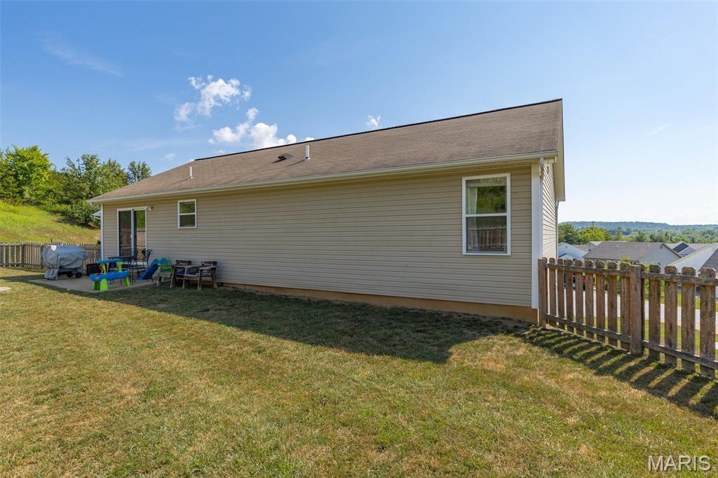 112 Killarney Court Property Photo 8