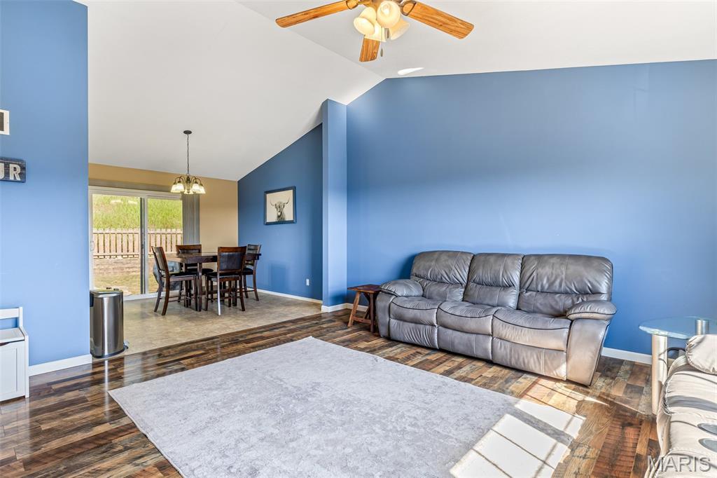 112 Killarney Court Property Photo 21