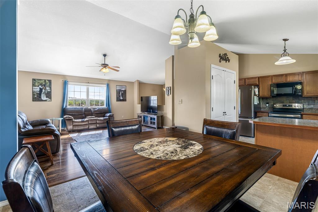 112 Killarney Court Property Photo 25