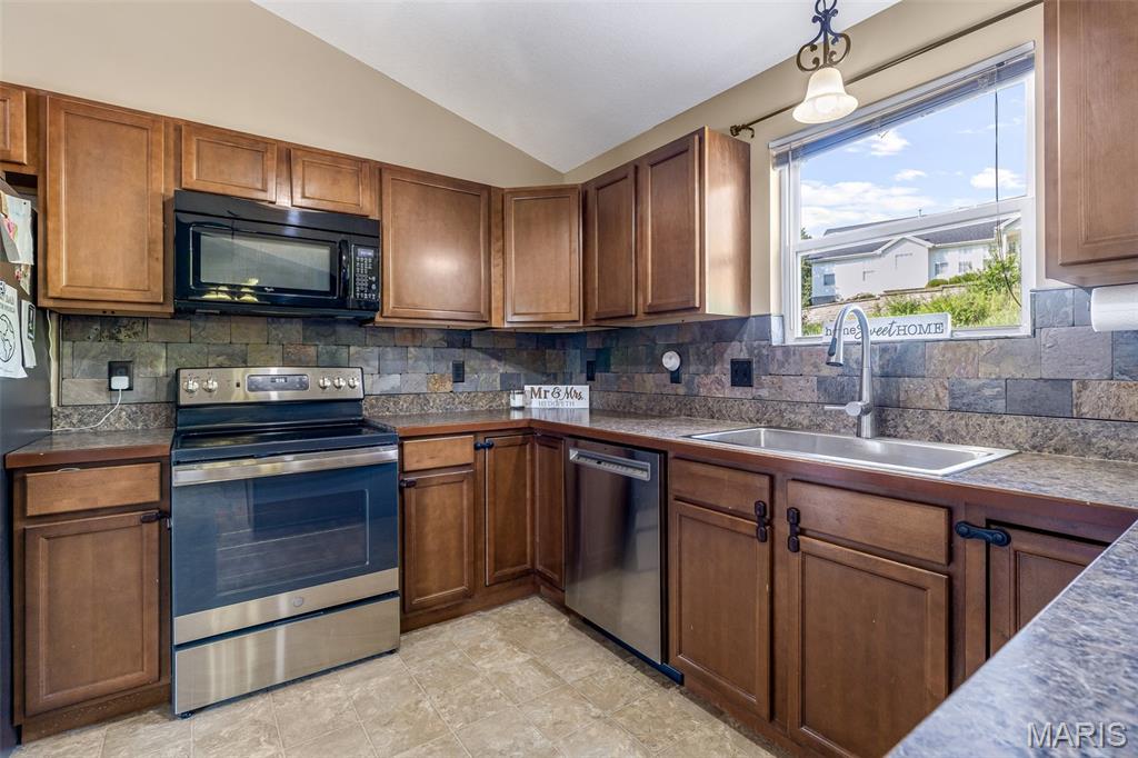 112 Killarney Court Property Photo 27