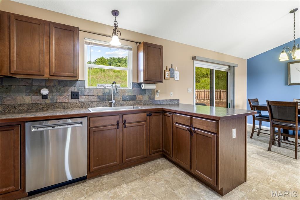 112 Killarney Court Property Photo 28