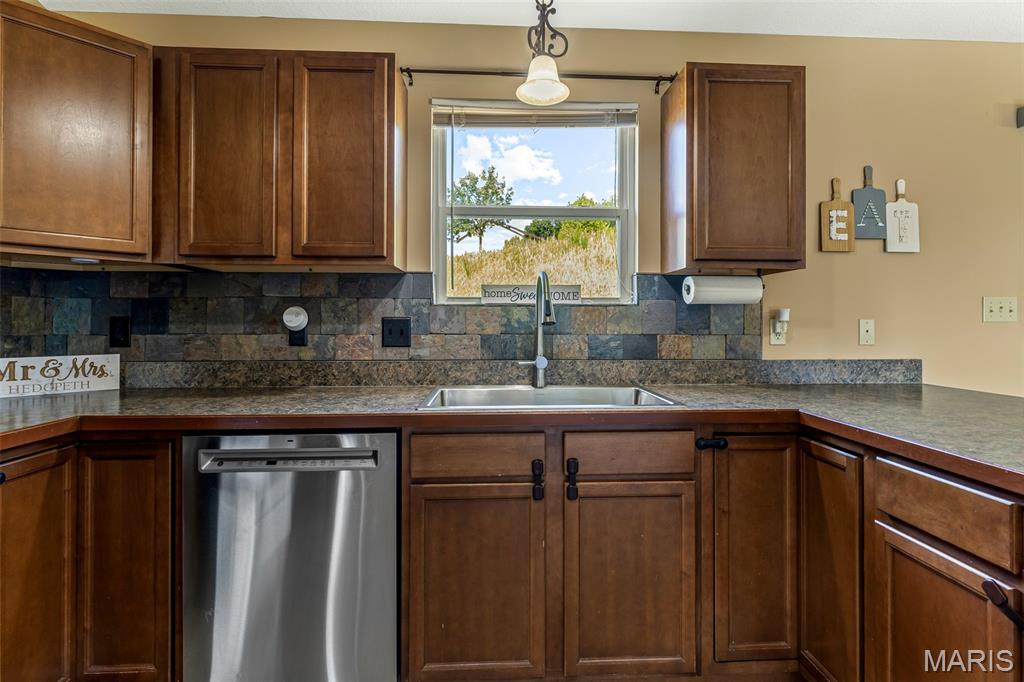 112 Killarney Court Property Photo 31