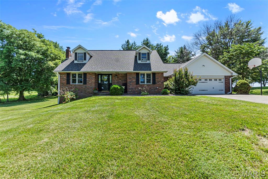 302 Country Lane Property Photo 1