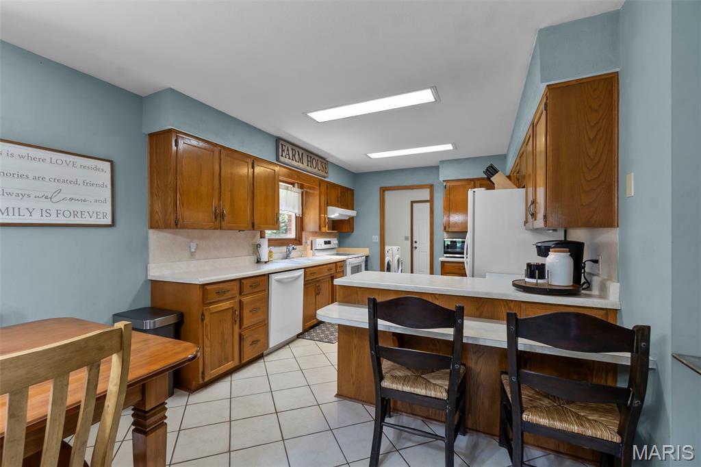 302 Country Lane Property Photo 6