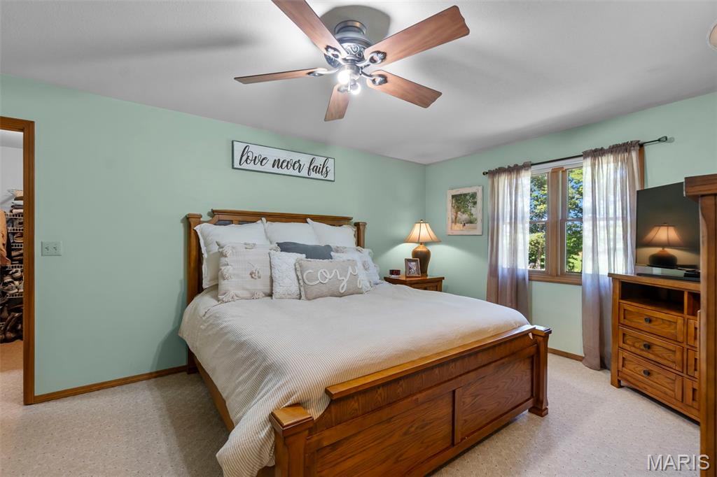 302 Country Lane Property Photo 10