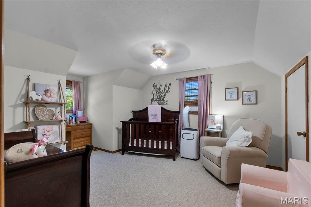302 Country Lane Property Photo 13