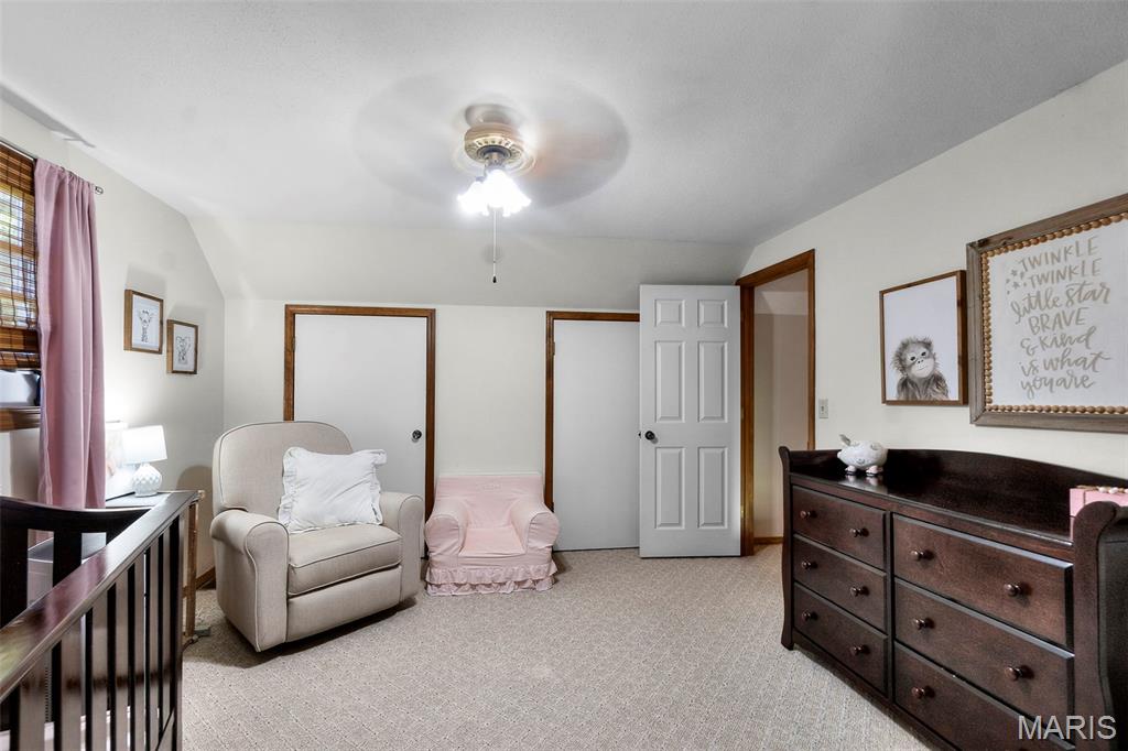 302 Country Lane Property Photo 14
