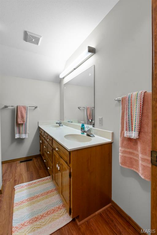 302 Country Lane Property Photo 15