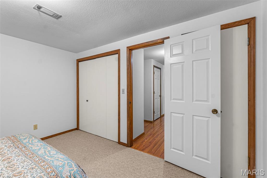 302 Country Lane Property Photo 22