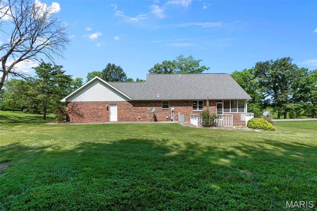 302 Country Lane Property Photo 26