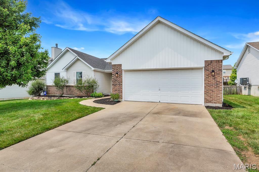 729 Sunflower Ridge Court Property Photo 2