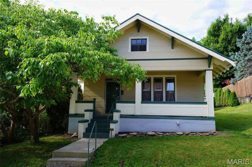 130 E 2nd Street Property Photo 1